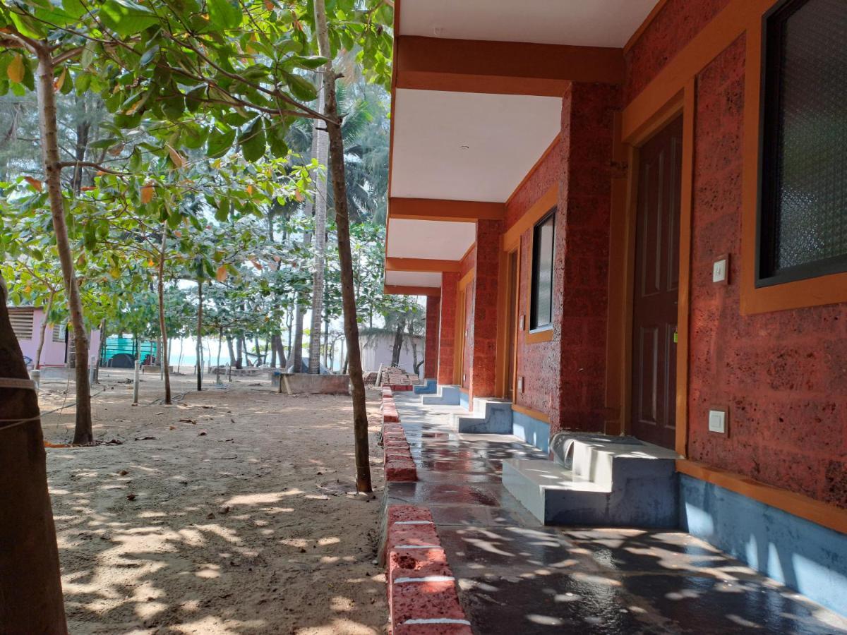 Palm Beach Resort Kumta Exterior photo